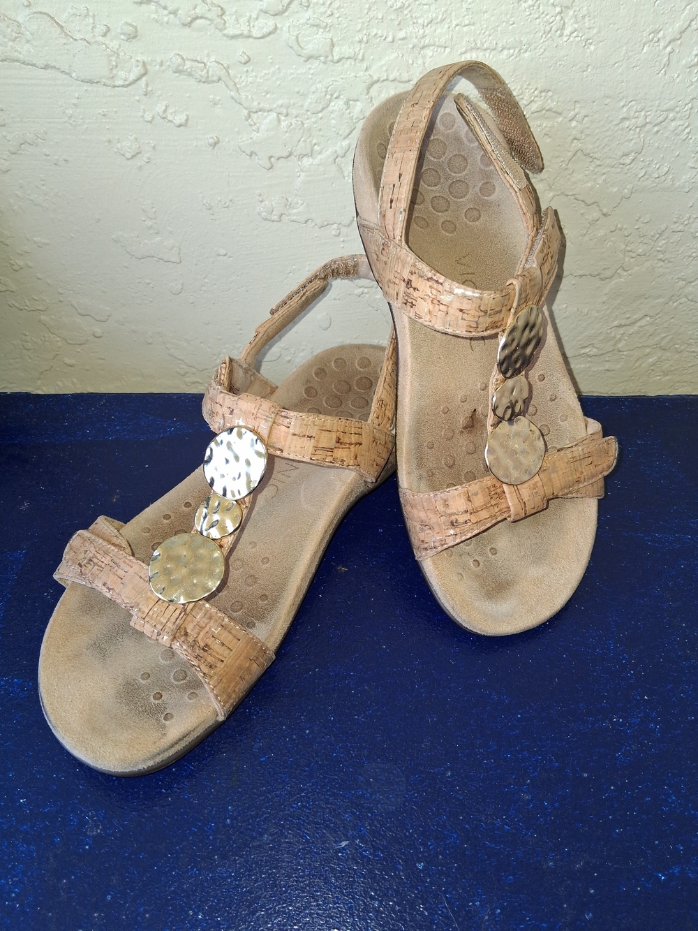Vionic Cork Tone T-Strap Sandals with Metallic Discs